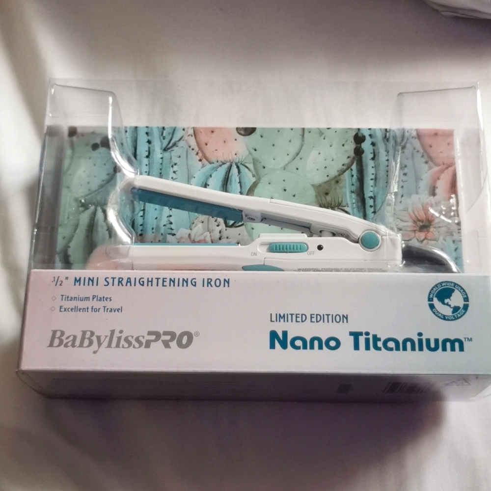 Pink Babyliss pro 1/2" mini straightening iron